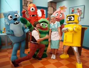 Tom Lennon/Busy Phillips guest star in Yo Gabba Gabba! on Nickelodeon